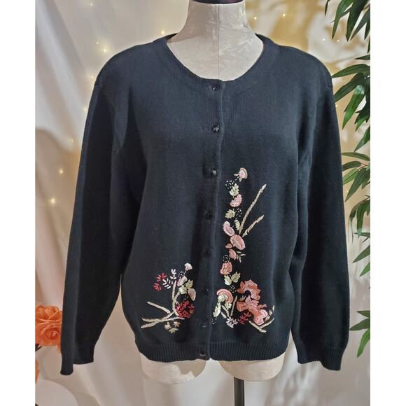 Heirloom Collectibles Sweaters - Vtg Heirloom Collectibles Embroidered Floral Button Cardigan Sweater Size L